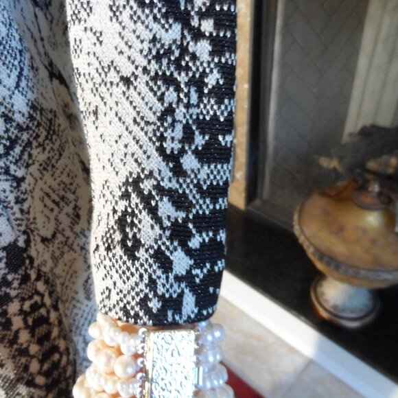 St. John Collection Black & White Python Print Santana Knit Swing Coat Size 4 - Picture 11 of 16